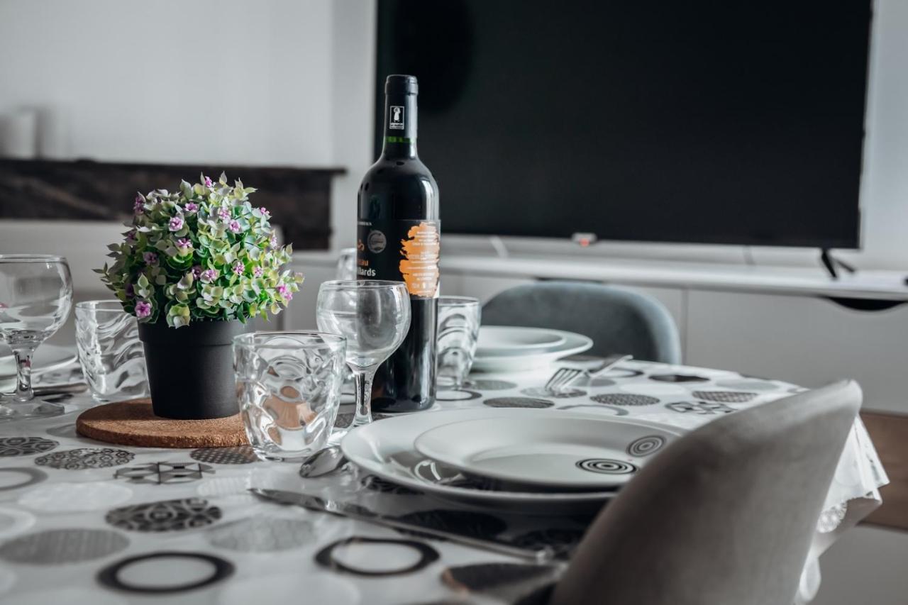 Appartement Neuf, Moderne Et Confortable! Ernée Dış mekan fotoğraf
