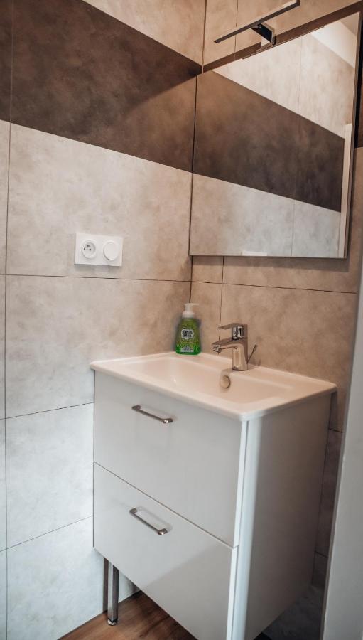 Appartement Neuf, Moderne Et Confortable! Ernée Dış mekan fotoğraf