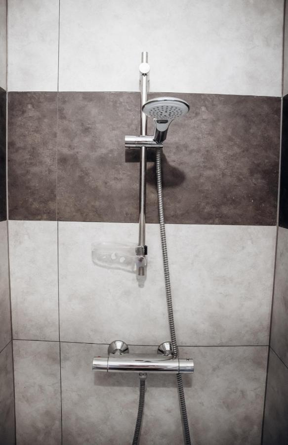 Appartement Neuf, Moderne Et Confortable! Ernée Dış mekan fotoğraf